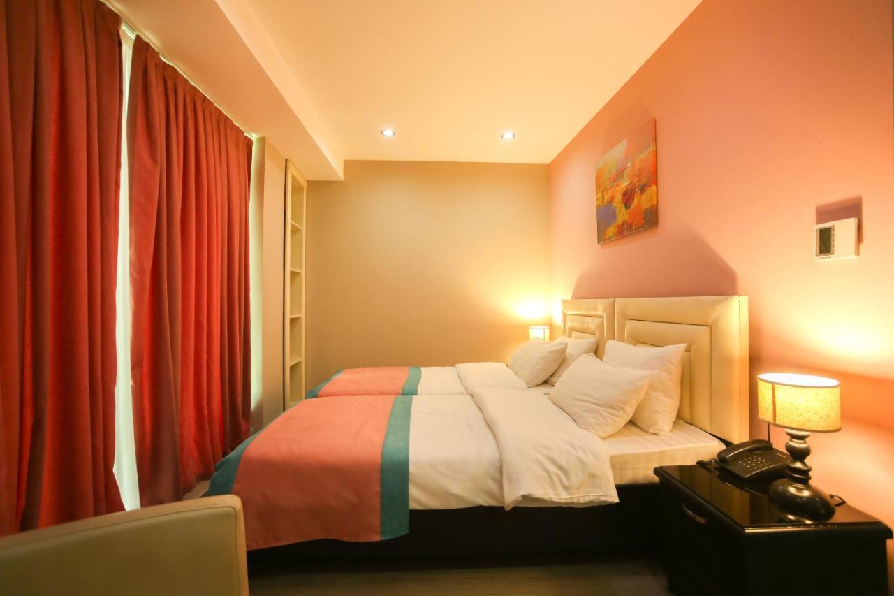 Dolabauri Hotel Tbilisi Bagian luar foto